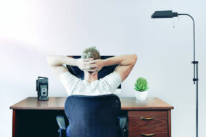 Nacken- und Kopfschmerzen im Home Office vermeiden - 7 Tipps für maximale Produktivität